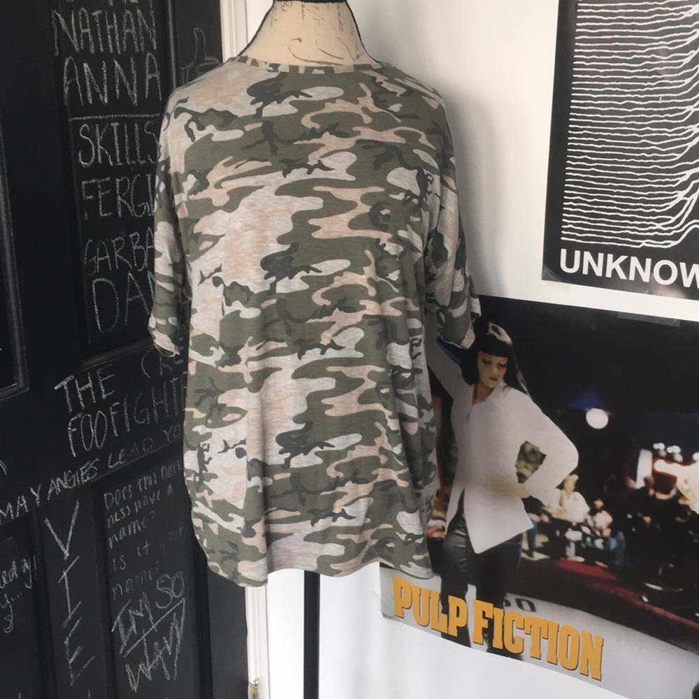 Oversized camo tee
